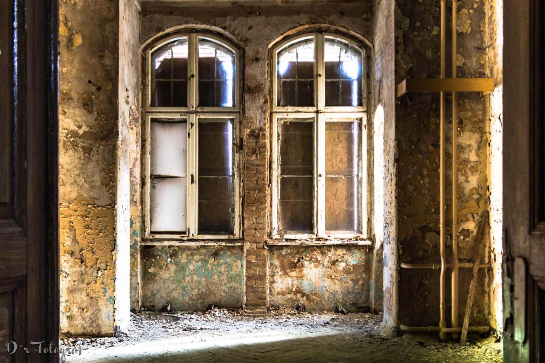 Ain't got time to oil the hinges Nor to mend no window panes