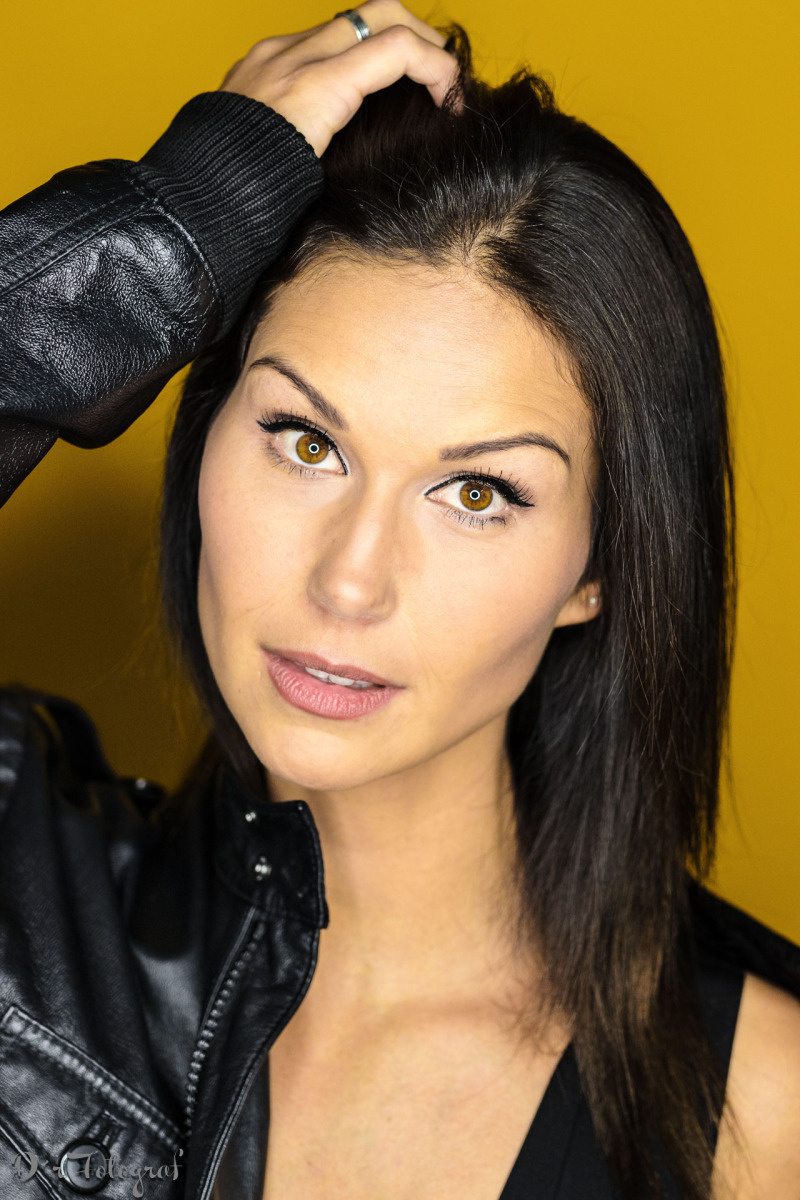 Model: Roxane Baumann