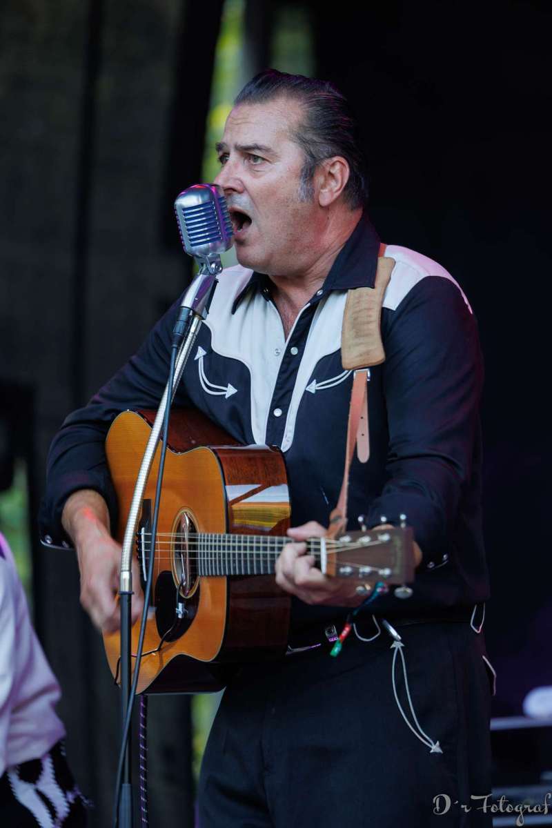 JW240683